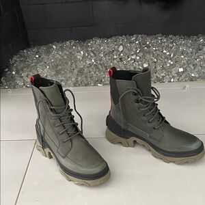 Sorel Green and Black Lace-Up Boots